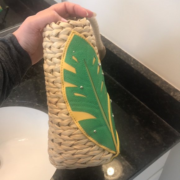 EUC discontinued Beautiful Brighton thick raffia shoulder bag with bag charms - Picture 4 of 12